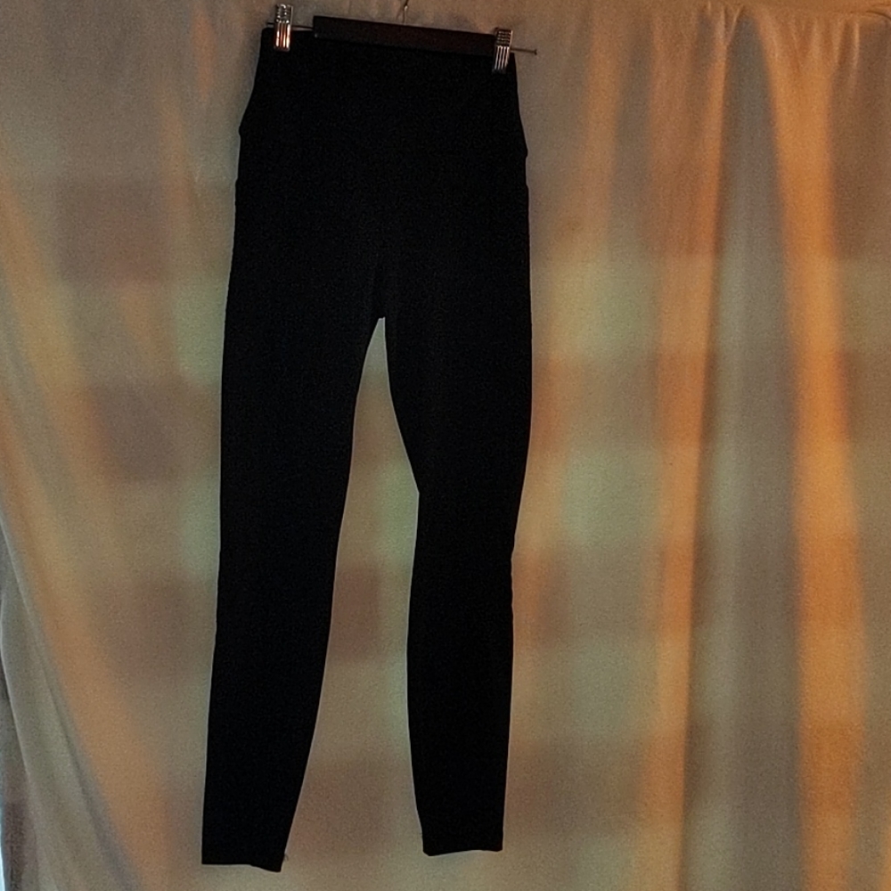 Black leggings with pockets